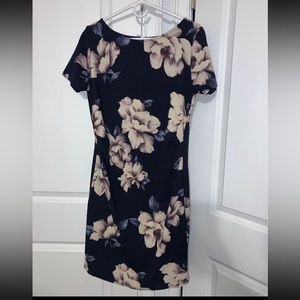 Maternity XL Pink Blush Dress. Very stretchy and comfy. Goes a little below knee